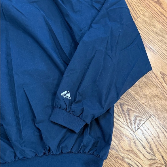 New York Yankees Majestic Windbreaker Jacket. Size Large. Like New Condition. - Picture 14 of 15